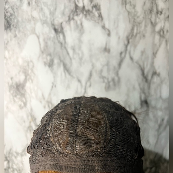 33 Inch Ombre Brown & Blonde wig with highlights with bangs - Picture 9 of 14